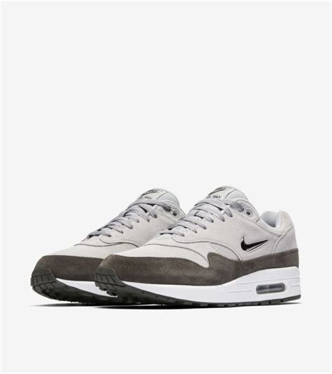 Nike Air Max 1 Premium 'Wolf Grey'.. Nike SNKRS